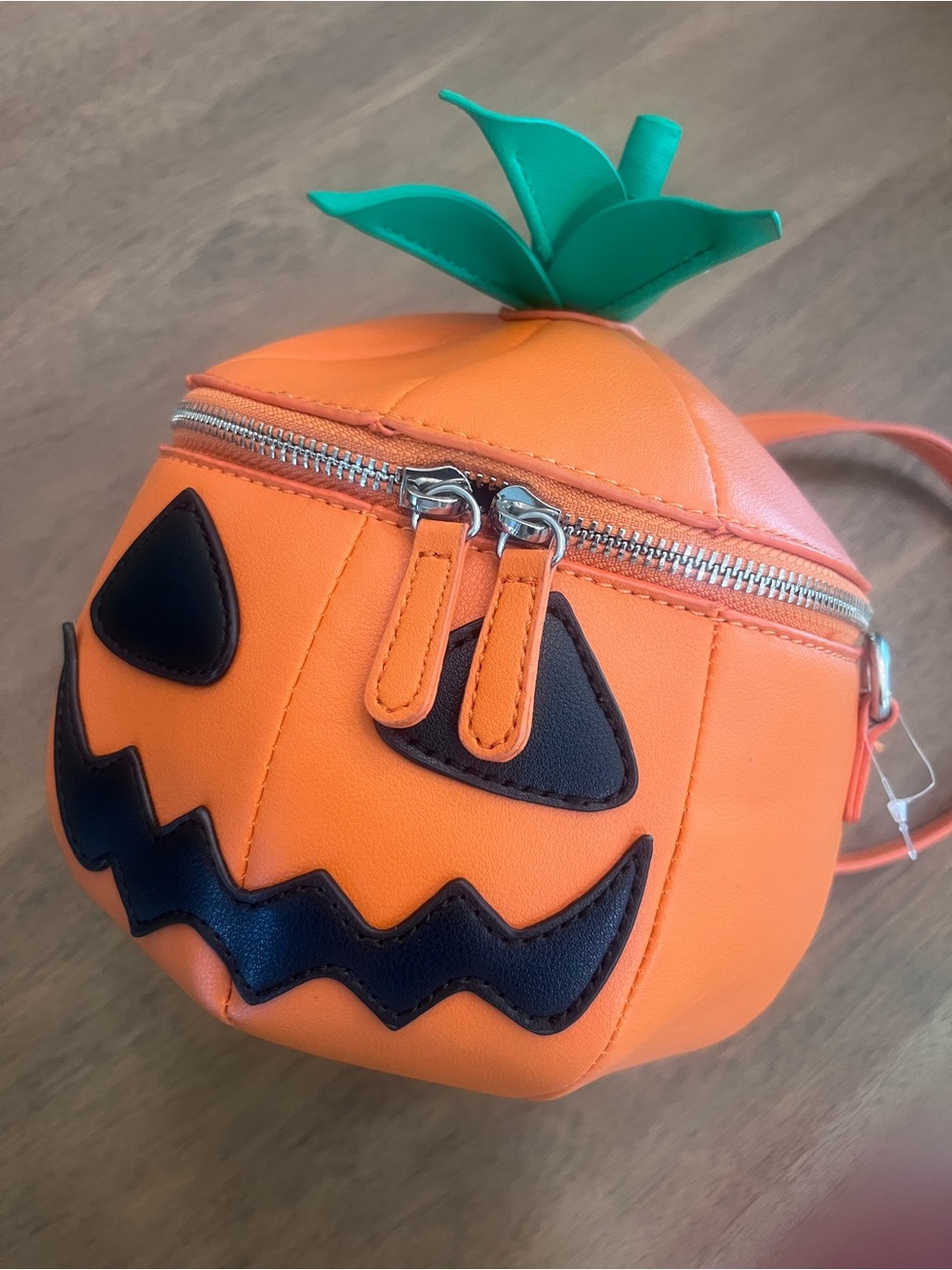 MAD Engine Orange Pumpkin Crossbody Bag with Green Leaf Top NWOT - Picture 4 of 7